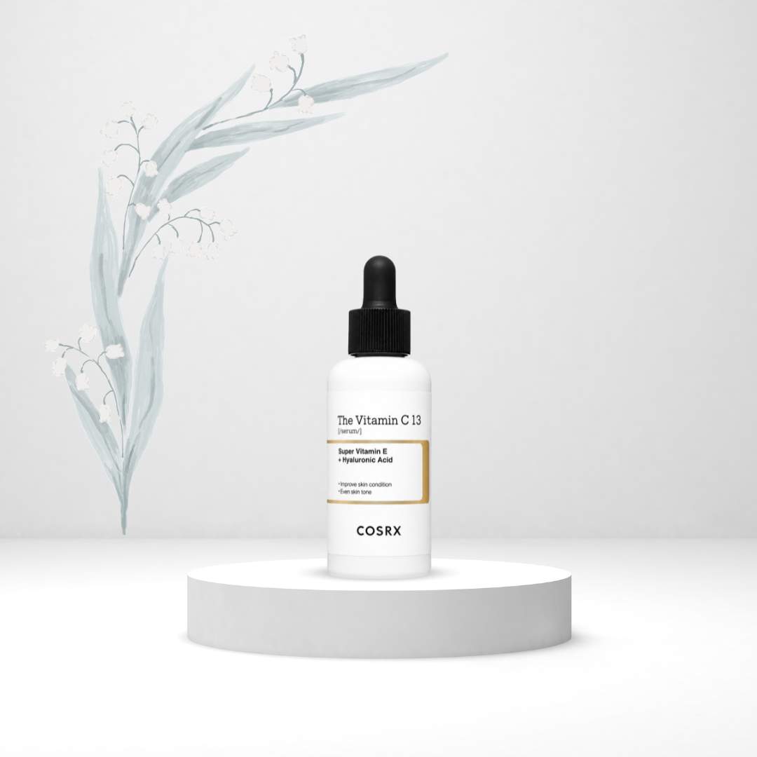 COSRX The Vitamin C 13 Serum е висококонцентриран серум, съдържащ 13% чиста аскорбинова киселина, предназначен за изсветляване на пигментни петна, изравняване на тена и подобряване на еластичността на кожата. 